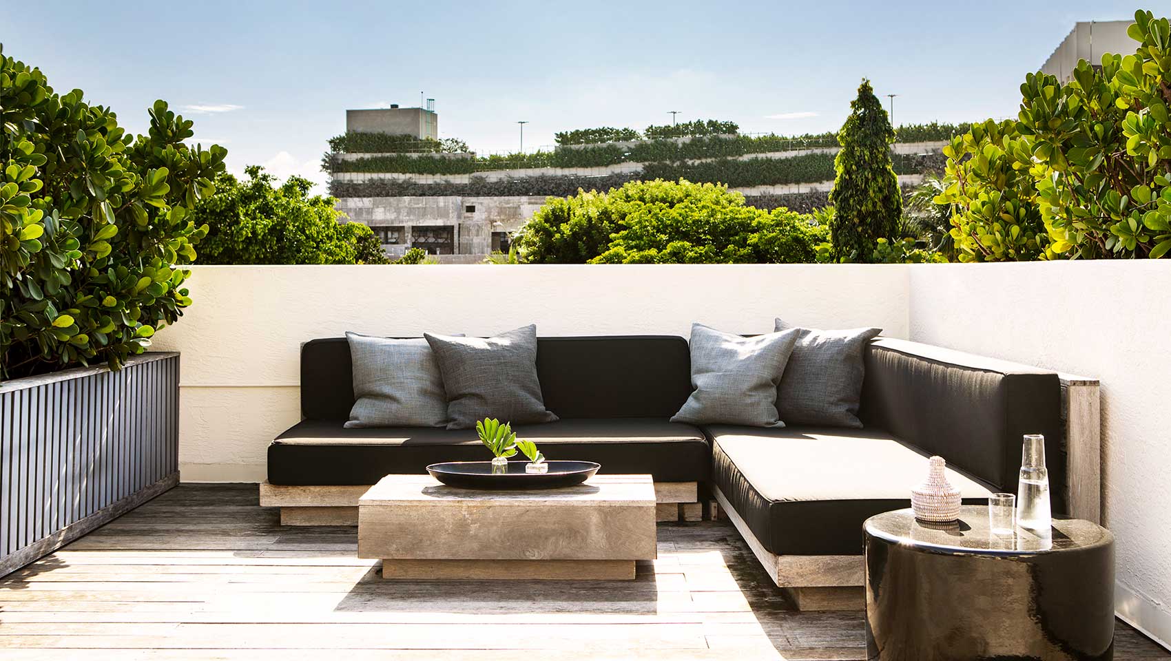 Poolside Bungalow Private Rooftop Balcony