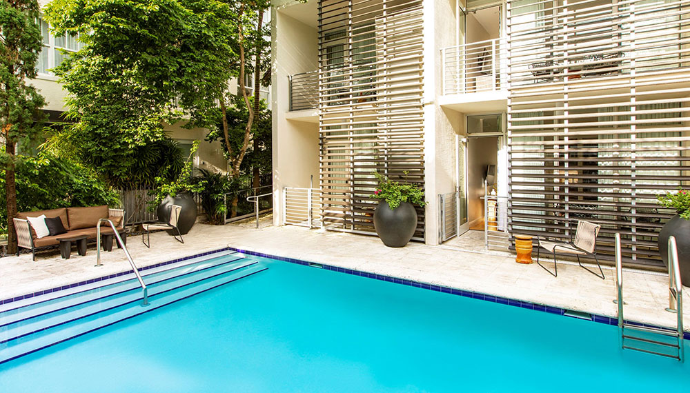 Bungalows Pool at Angler's Hotel