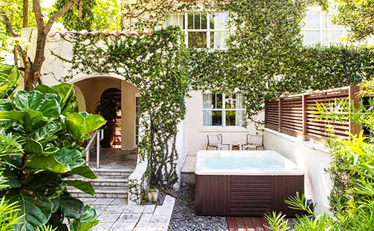 1 Bedroom Villa Outdoor Jetted Tub